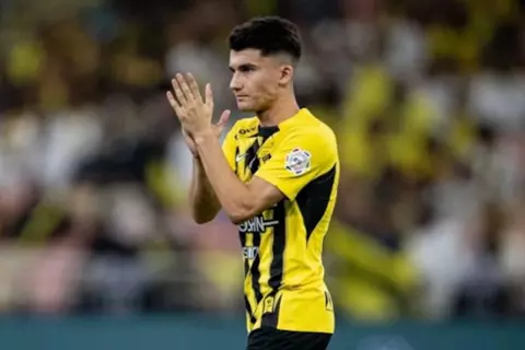 لحسم صفقتين جديدتين.. الاتحاد يدرس إعارة أوناي هيرنانديز إلى الشباب